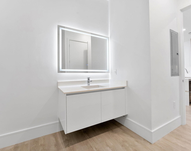 220 Lake Shore Drive - Photo Thumbnail 25