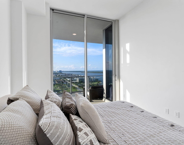 220 Lake Shore Drive - Photo Thumbnail 19