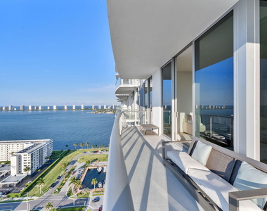 220 Lake Shore Drive - Photo Thumbnail 2