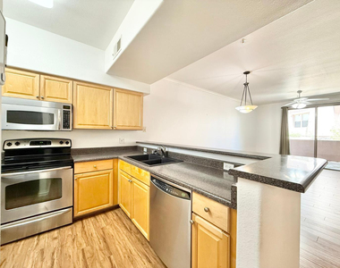 19777 N 76th Street - Photo Thumbnail 10