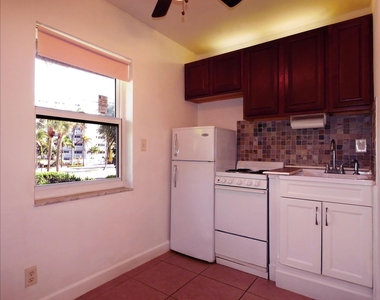 2031 Se 5th Street - Photo Thumbnail 6