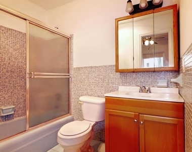 2031 Se 5th Street - Photo Thumbnail 8