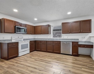 5132 Bedfordshire Drive - Photo Thumbnail 23