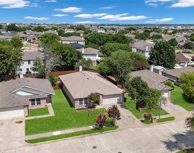 5132 Bedfordshire Drive - Photo Thumbnail 2