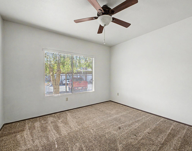 750 E Northern Avenue - Photo Thumbnail 18