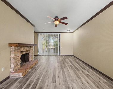 750 E Northern Avenue - Photo Thumbnail 6
