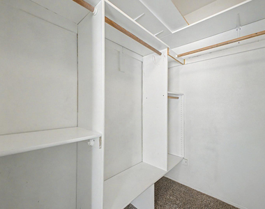 750 E Northern Avenue - Photo Thumbnail 20