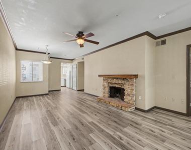 750 E Northern Avenue - Photo Thumbnail 7