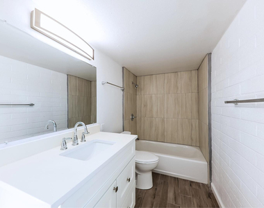 6320 N 16th Street - Photo Thumbnail 5