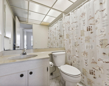 1638 Embassy Drive - Photo Thumbnail 11