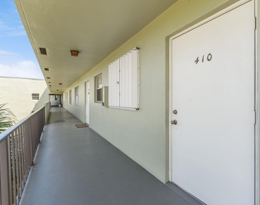 1638 Embassy Drive - Photo Thumbnail 14
