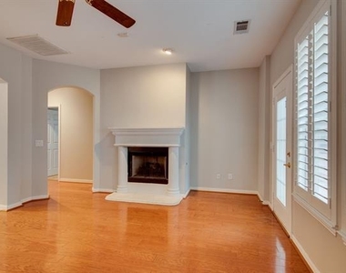 2212 Bayou Court - Photo Thumbnail 12