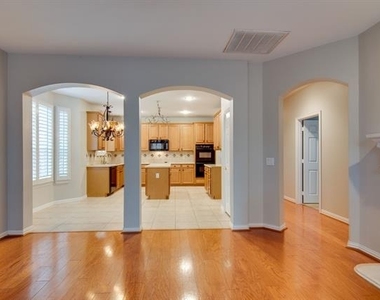 2212 Bayou Court - Photo Thumbnail 13