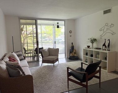 3503 Oaks Way - Photo Thumbnail 13