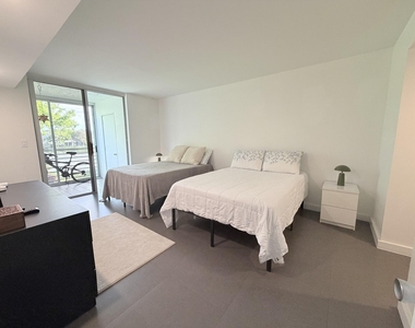3503 Oaks Way - Photo Thumbnail 4
