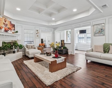 4436 Emerson Drive - Photo Thumbnail 6