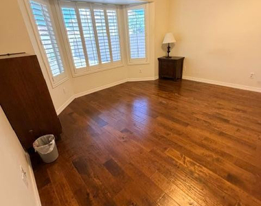2560 S Vineyard Street - Photo Thumbnail 28