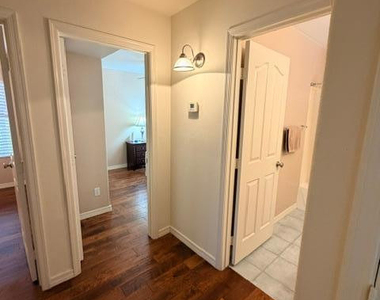 2560 S Vineyard Street - Photo Thumbnail 17