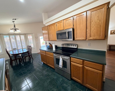 2560 S Vineyard Street - Photo Thumbnail 11