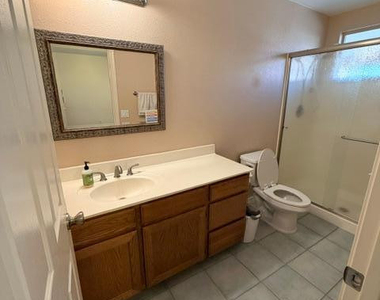 2560 S Vineyard Street - Photo Thumbnail 31