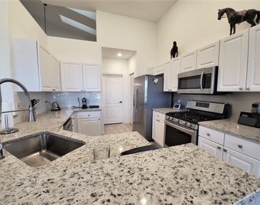 46 Pinnacle Cove - Photo Thumbnail 5