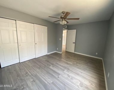 1317 W Glenrosa Avenue - Photo Thumbnail 12