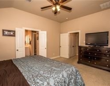 1409 Rosson Road - Photo Thumbnail 21