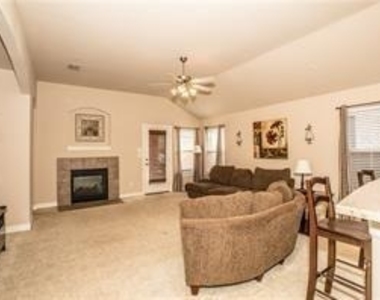 1409 Rosson Road - Photo Thumbnail 20