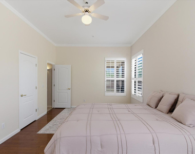 15806 N 107th Place - Photo Thumbnail 15