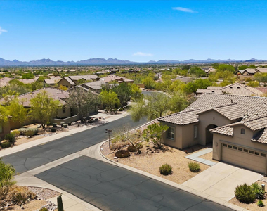 15806 N 107th Place - Photo Thumbnail 28