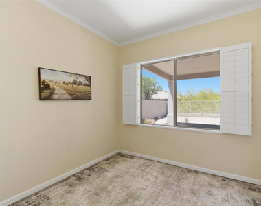 15806 N 107th Place - Photo Thumbnail 20