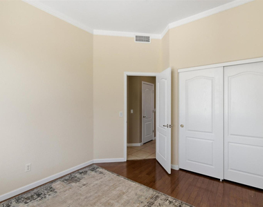 15806 N 107th Place - Photo Thumbnail 16