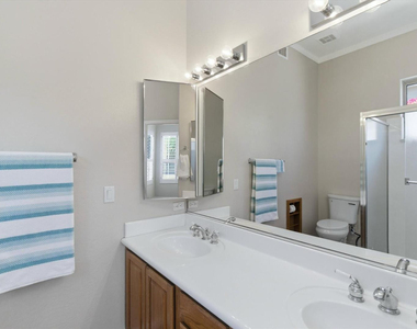 15806 N 107th Place - Photo Thumbnail 21