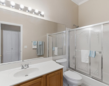 15806 N 107th Place - Photo Thumbnail 17