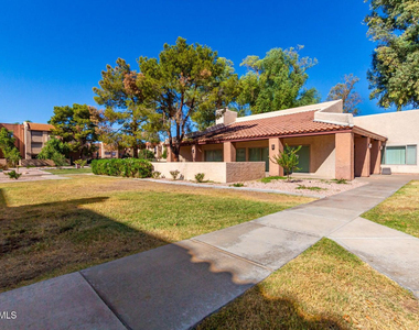 540 N May Street - Photo Thumbnail 28