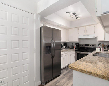 540 N May Street - Photo Thumbnail 4