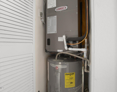 540 N May Street - Photo Thumbnail 20