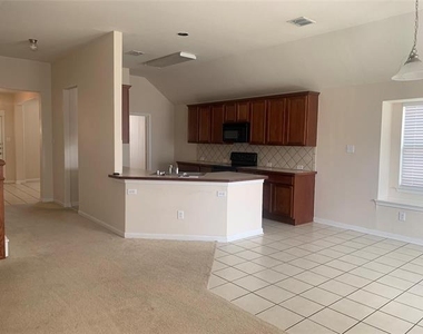 3034 Lakefield Drive - Photo Thumbnail 10