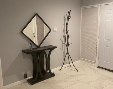 1820 E Morten Avenue - Photo Thumbnail 5