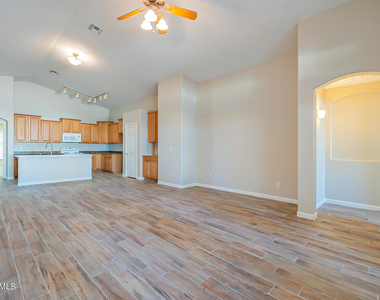 11570 W Yuma Street - Photo Thumbnail 20
