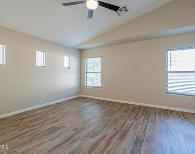 11570 W Yuma Street - Photo Thumbnail 31