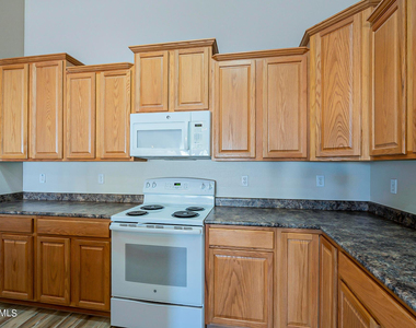 11570 W Yuma Street - Photo Thumbnail 13