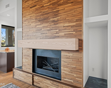 11785 N 83rd Place - Photo Thumbnail 2