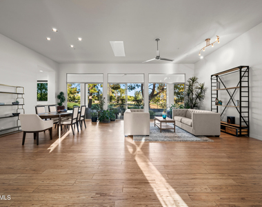 11785 N 83rd Place - Photo Thumbnail 7