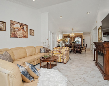 9708 Erica Court - Photo Thumbnail 14