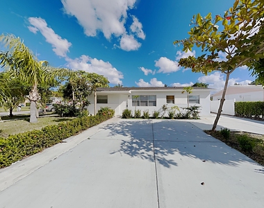1230 Sw 6th Avenue - Photo Thumbnail 2