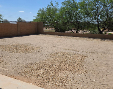 39941 W Williams Way - Photo Thumbnail 35