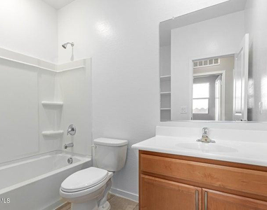 39941 W Williams Way - Photo Thumbnail 28