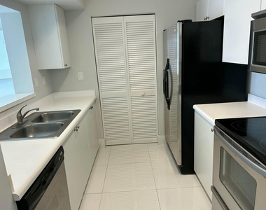 3020 Ne 32nd Avenue - Photo Thumbnail 9