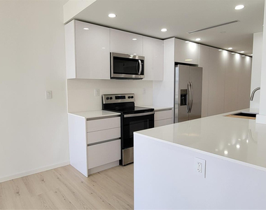 19355 Turnberry Way - Photo Thumbnail 6
